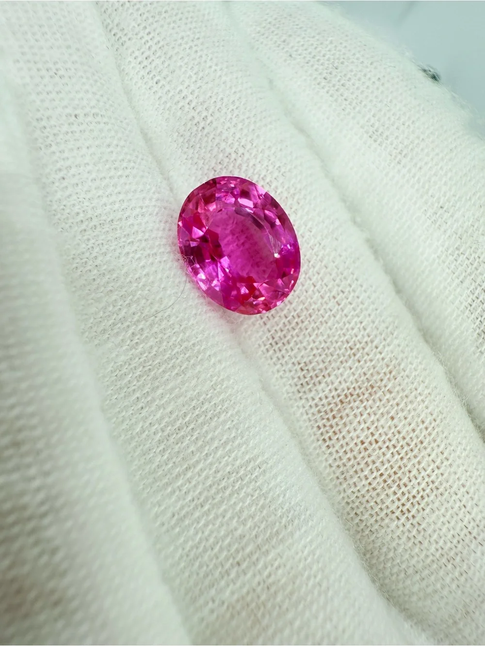 Pink Oval Faceted Sapphire Gemstone for Women’s Jewelry